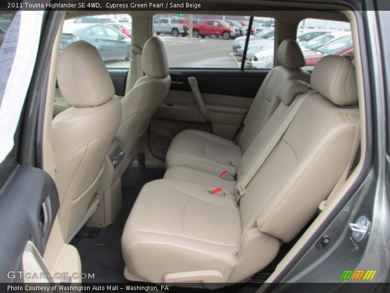 Cypress Green Pearl / Sand Beige 2011 Toyota Highlander SE 4WD