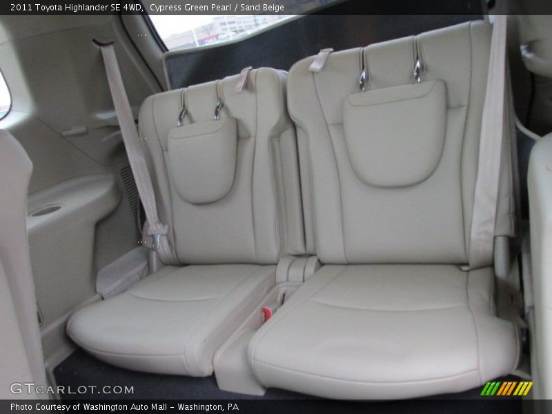 Cypress Green Pearl / Sand Beige 2011 Toyota Highlander SE 4WD