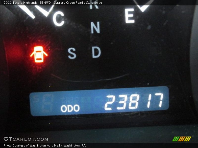 Cypress Green Pearl / Sand Beige 2011 Toyota Highlander SE 4WD