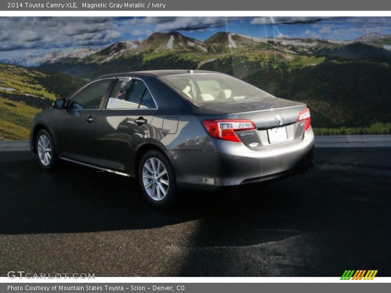 Magnetic Gray Metallic / Ivory 2014 Toyota Camry XLE
