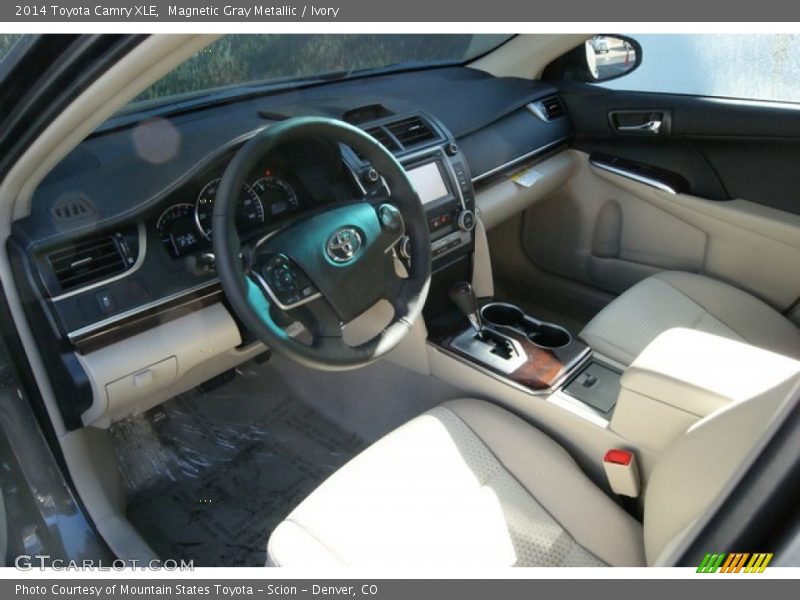 Magnetic Gray Metallic / Ivory 2014 Toyota Camry XLE