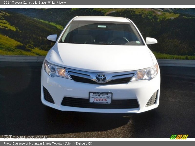 Super White / Ivory 2014 Toyota Camry LE