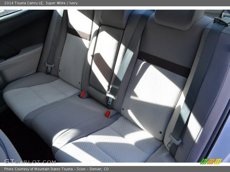 Super White / Ivory 2014 Toyota Camry LE