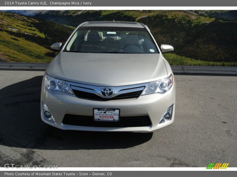 Champagne Mica / Ivory 2014 Toyota Camry XLE