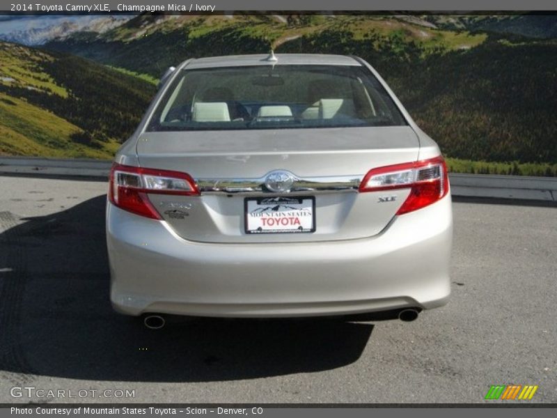 Champagne Mica / Ivory 2014 Toyota Camry XLE