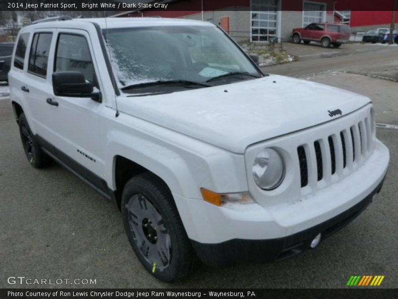 Bright White / Dark Slate Gray 2014 Jeep Patriot Sport