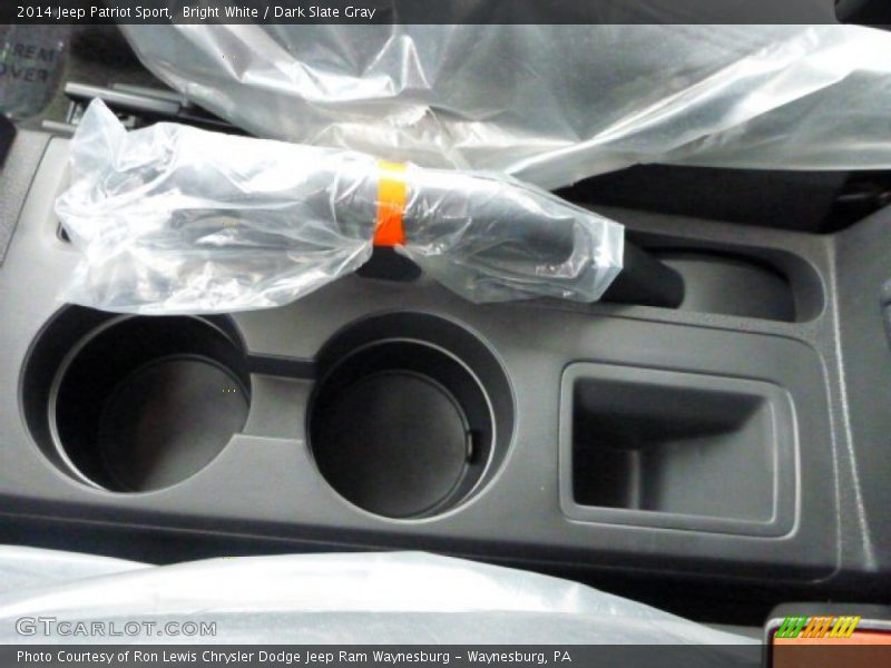 Bright White / Dark Slate Gray 2014 Jeep Patriot Sport