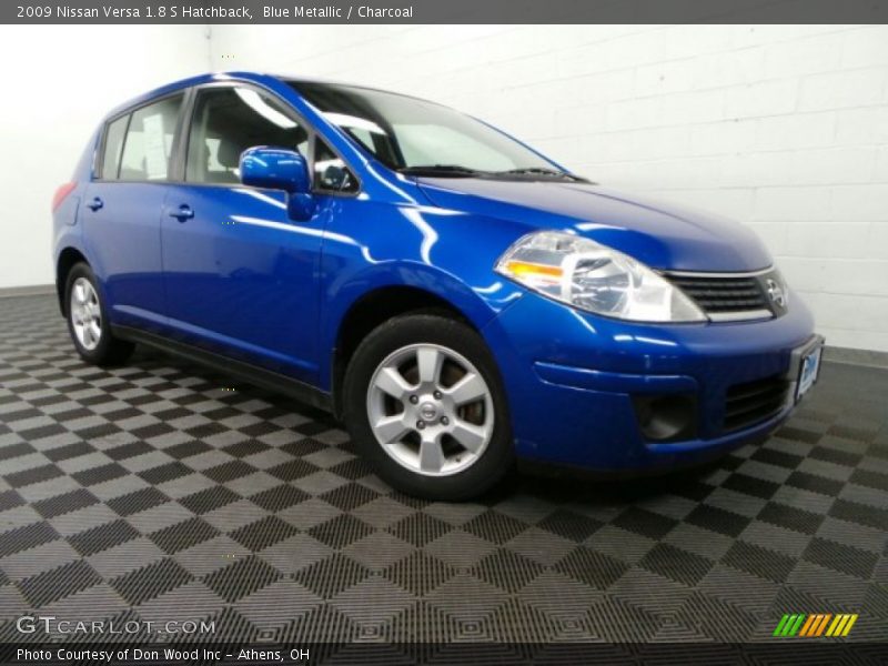 Blue Metallic / Charcoal 2009 Nissan Versa 1.8 S Hatchback