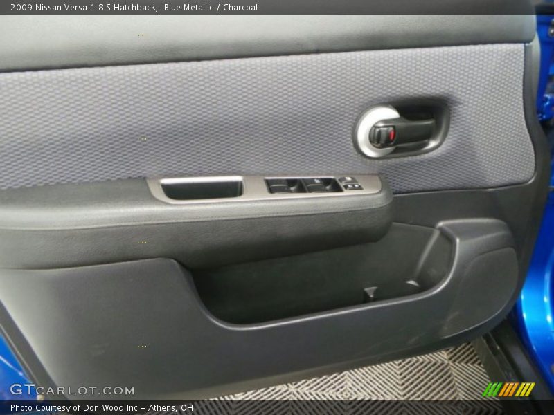 Blue Metallic / Charcoal 2009 Nissan Versa 1.8 S Hatchback
