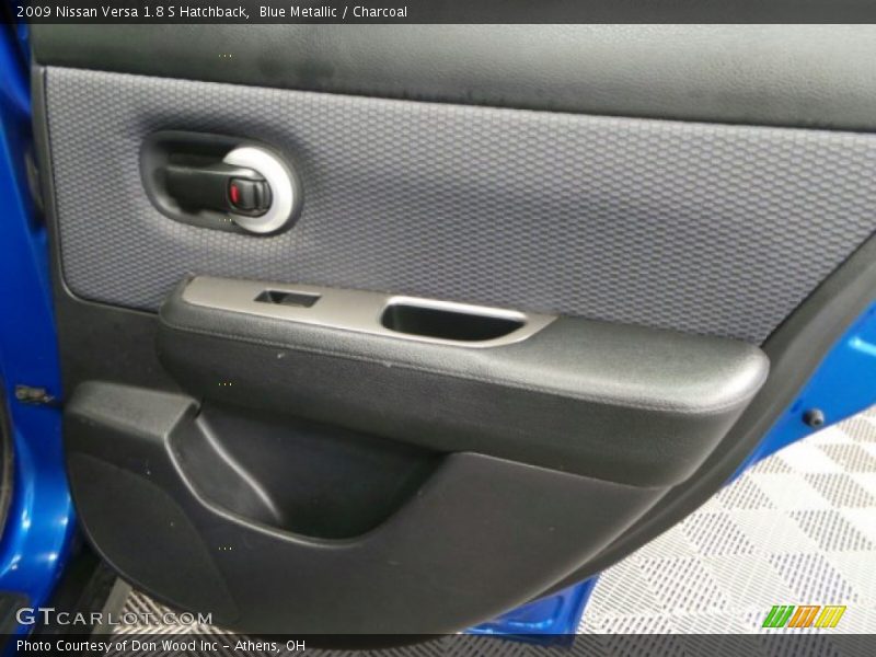 Blue Metallic / Charcoal 2009 Nissan Versa 1.8 S Hatchback