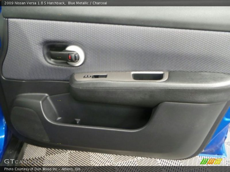 Blue Metallic / Charcoal 2009 Nissan Versa 1.8 S Hatchback