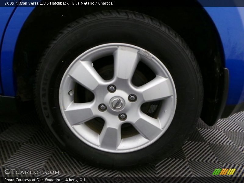 Blue Metallic / Charcoal 2009 Nissan Versa 1.8 S Hatchback