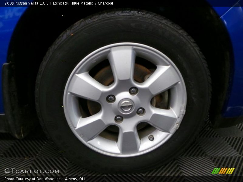 Blue Metallic / Charcoal 2009 Nissan Versa 1.8 S Hatchback