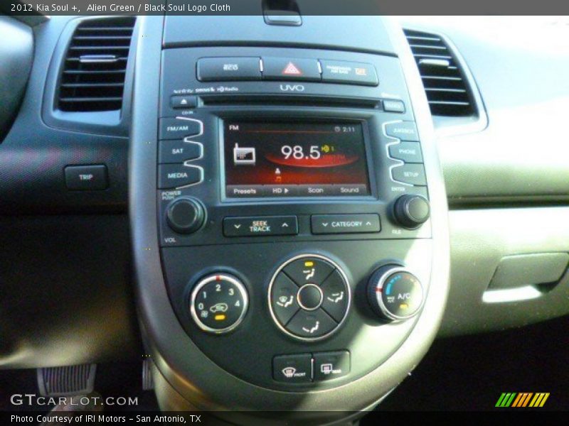 Alien Green / Black Soul Logo Cloth 2012 Kia Soul +