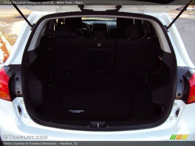 White Pearl / Black 2013 Mitsubishi Outlander Sport ES