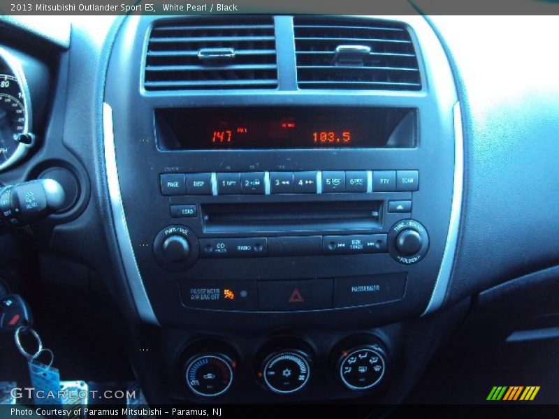 White Pearl / Black 2013 Mitsubishi Outlander Sport ES