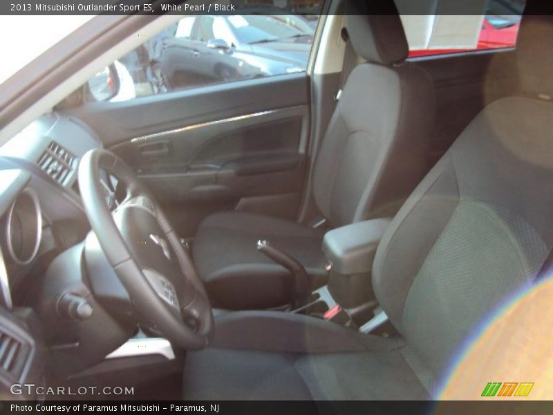 White Pearl / Black 2013 Mitsubishi Outlander Sport ES