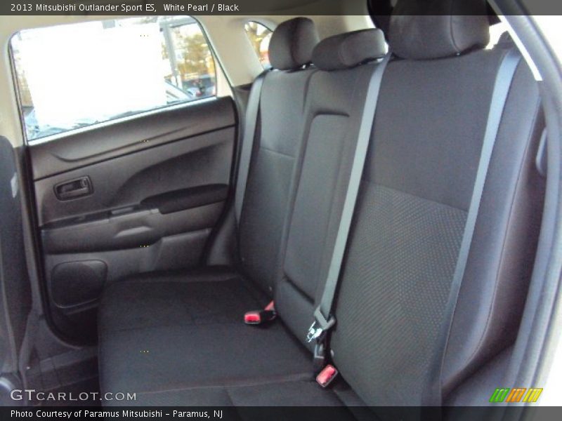 White Pearl / Black 2013 Mitsubishi Outlander Sport ES
