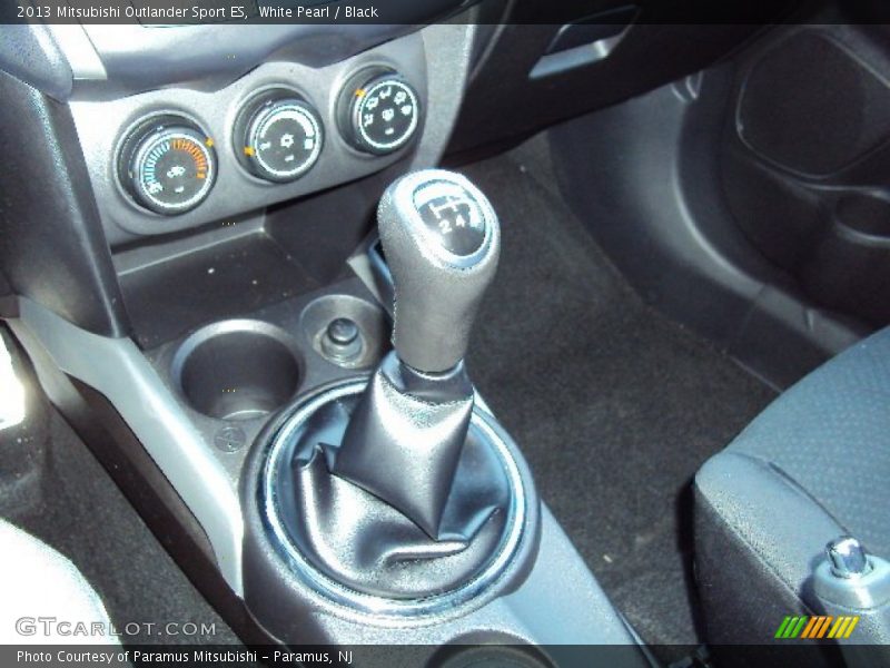 White Pearl / Black 2013 Mitsubishi Outlander Sport ES