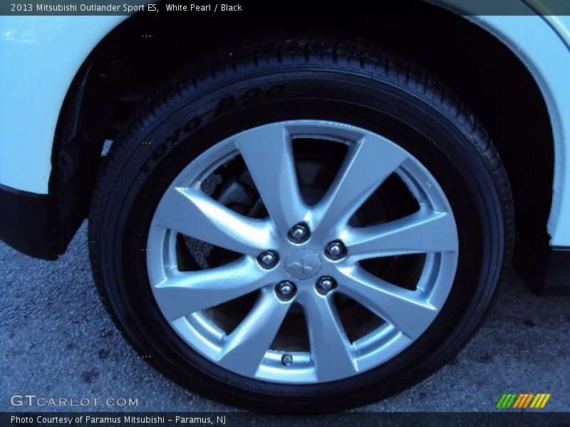White Pearl / Black 2013 Mitsubishi Outlander Sport ES