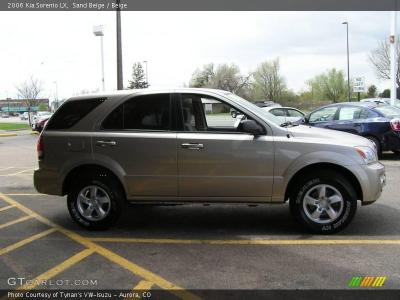 Sand Beige / Beige 2006 Kia Sorento LX