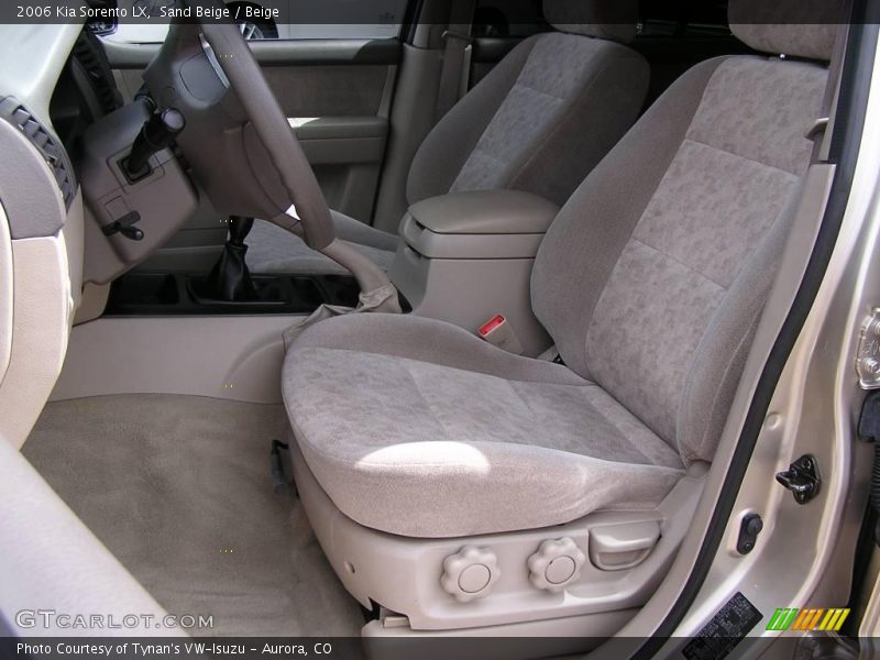 Sand Beige / Beige 2006 Kia Sorento LX