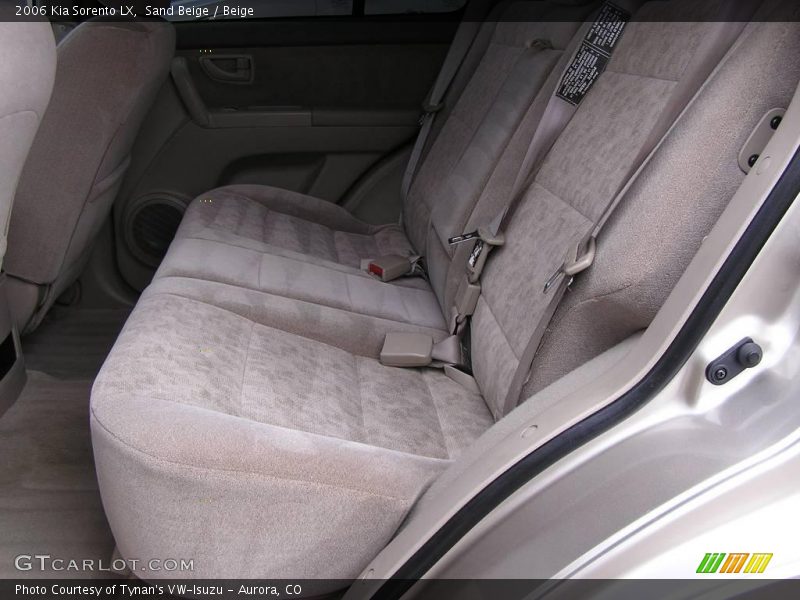Sand Beige / Beige 2006 Kia Sorento LX