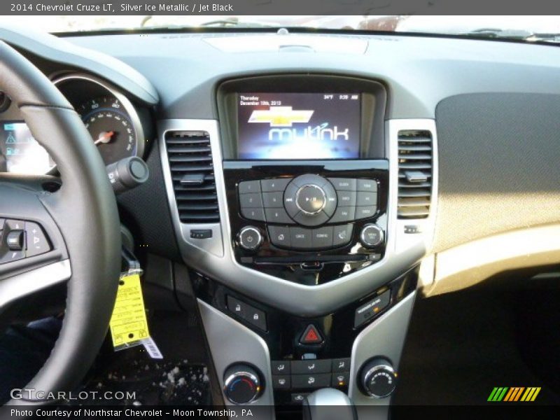Silver Ice Metallic / Jet Black 2014 Chevrolet Cruze LT