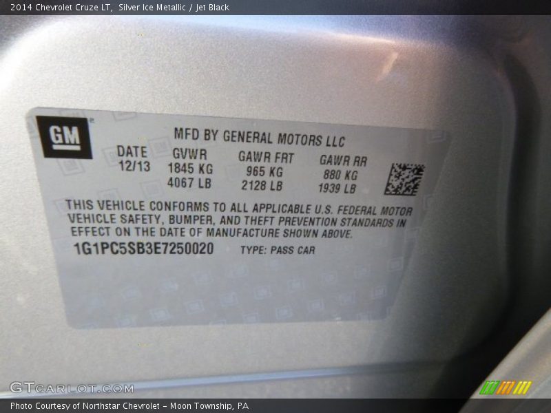 Silver Ice Metallic / Jet Black 2014 Chevrolet Cruze LT