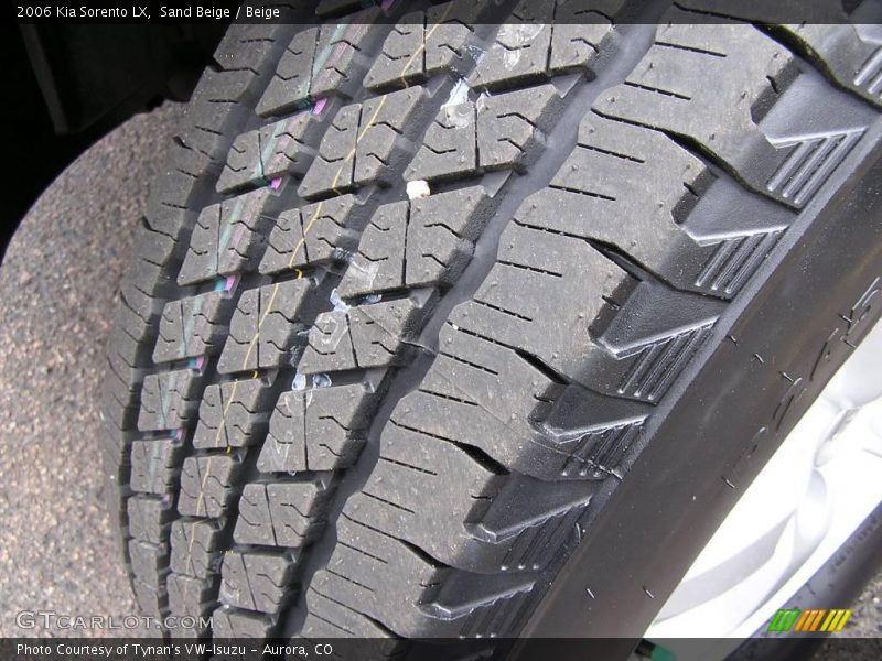 Sand Beige / Beige 2006 Kia Sorento LX