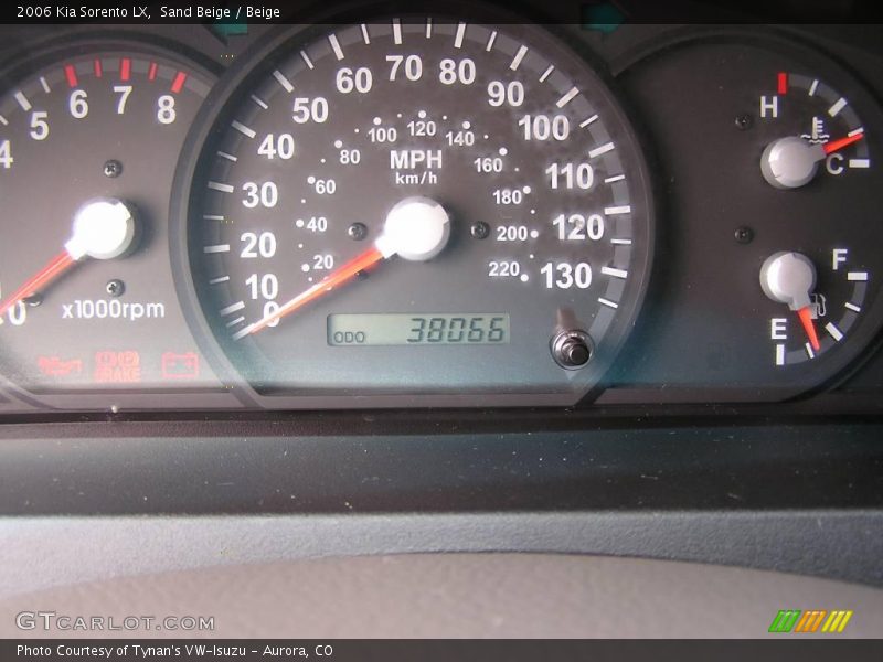 Sand Beige / Beige 2006 Kia Sorento LX