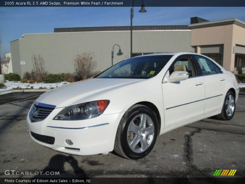Front 3/4 View of 2005 RL 3.5 AWD Sedan