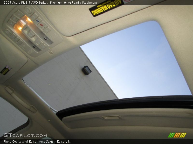 Premium White Pearl / Parchment 2005 Acura RL 3.5 AWD Sedan
