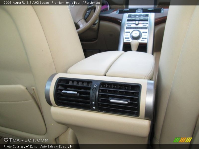 Premium White Pearl / Parchment 2005 Acura RL 3.5 AWD Sedan