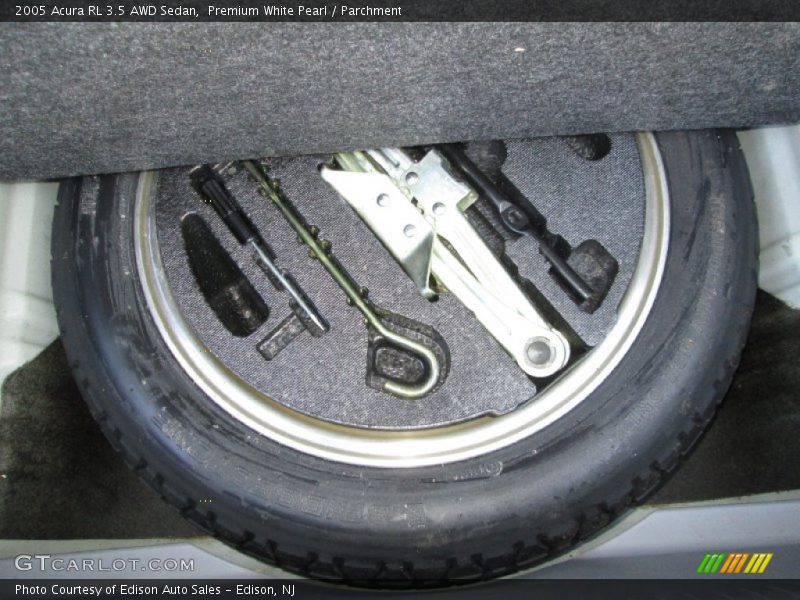 Tool Kit of 2005 RL 3.5 AWD Sedan