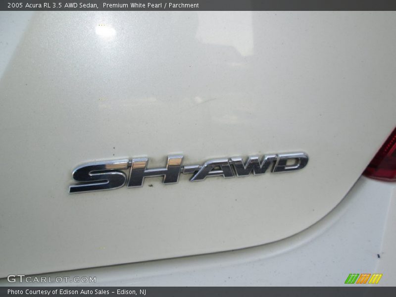 Premium White Pearl / Parchment 2005 Acura RL 3.5 AWD Sedan