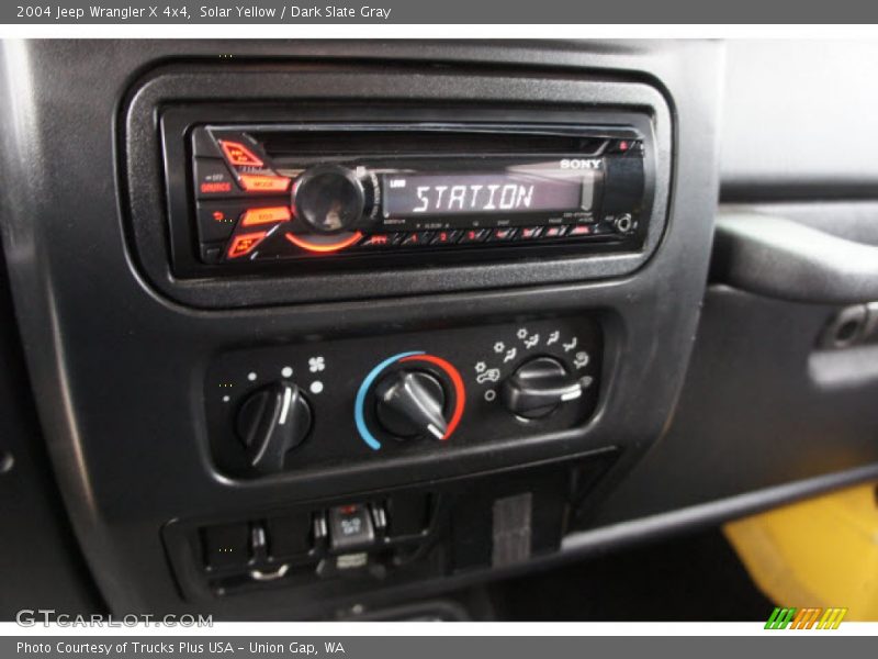 Solar Yellow / Dark Slate Gray 2004 Jeep Wrangler X 4x4