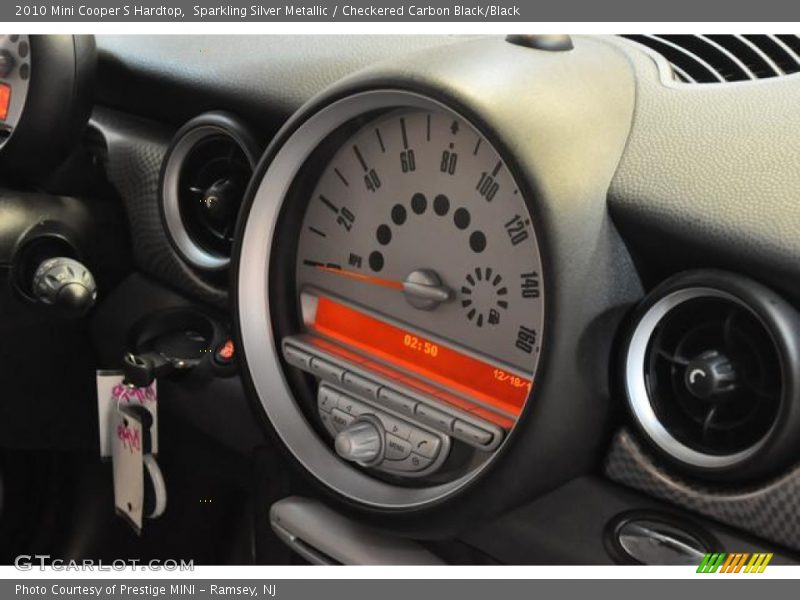 Sparkling Silver Metallic / Checkered Carbon Black/Black 2010 Mini Cooper S Hardtop