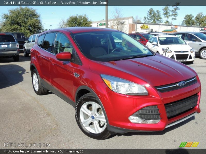 Front 3/4 View of 2014 Escape SE 1.6L EcoBoost