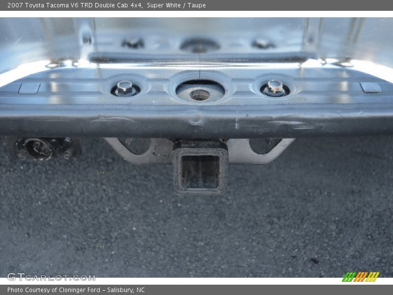 Super White / Taupe 2007 Toyota Tacoma V6 TRD Double Cab 4x4