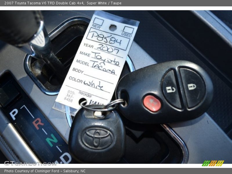Super White / Taupe 2007 Toyota Tacoma V6 TRD Double Cab 4x4