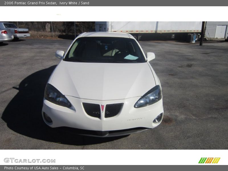 Ivory White / Sand 2006 Pontiac Grand Prix Sedan