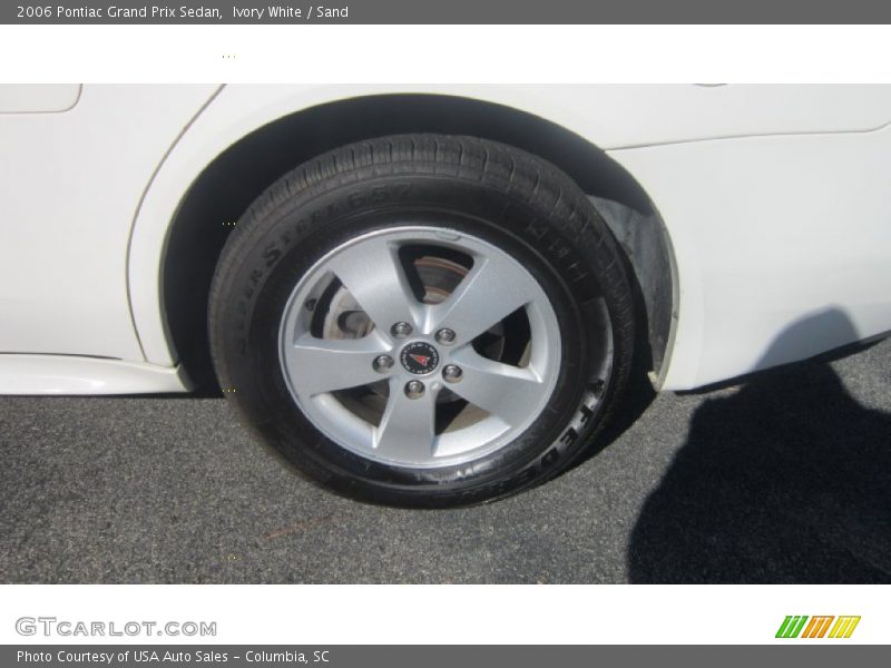 Ivory White / Sand 2006 Pontiac Grand Prix Sedan