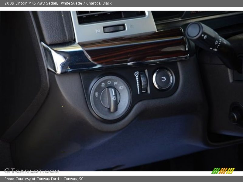 White Suede / Charcoal Black 2009 Lincoln MKS AWD Sedan