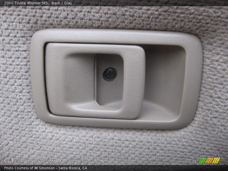 Black / Gray 2000 Toyota 4Runner SR5