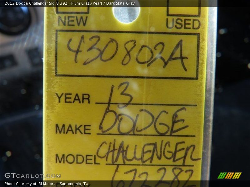 Plum Crazy Pearl / Dark Slate Gray 2013 Dodge Challenger SRT8 392