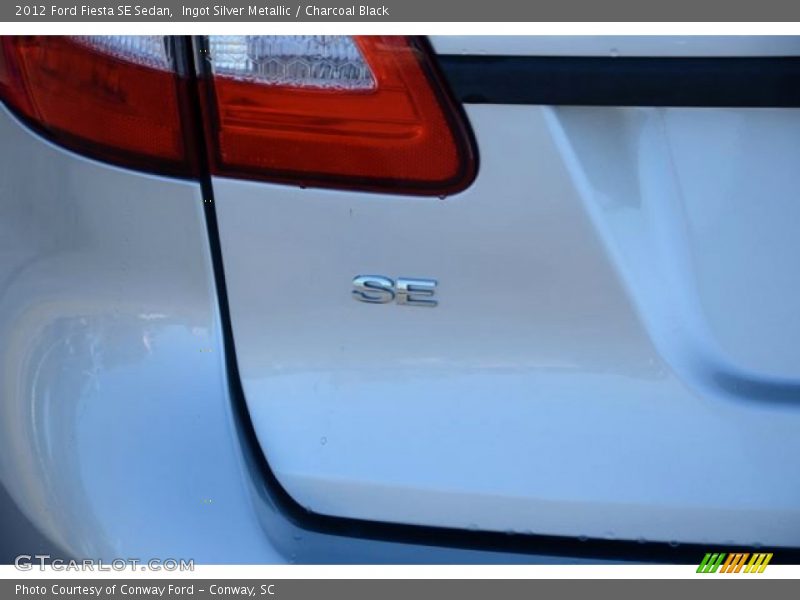 Ingot Silver Metallic / Charcoal Black 2012 Ford Fiesta SE Sedan