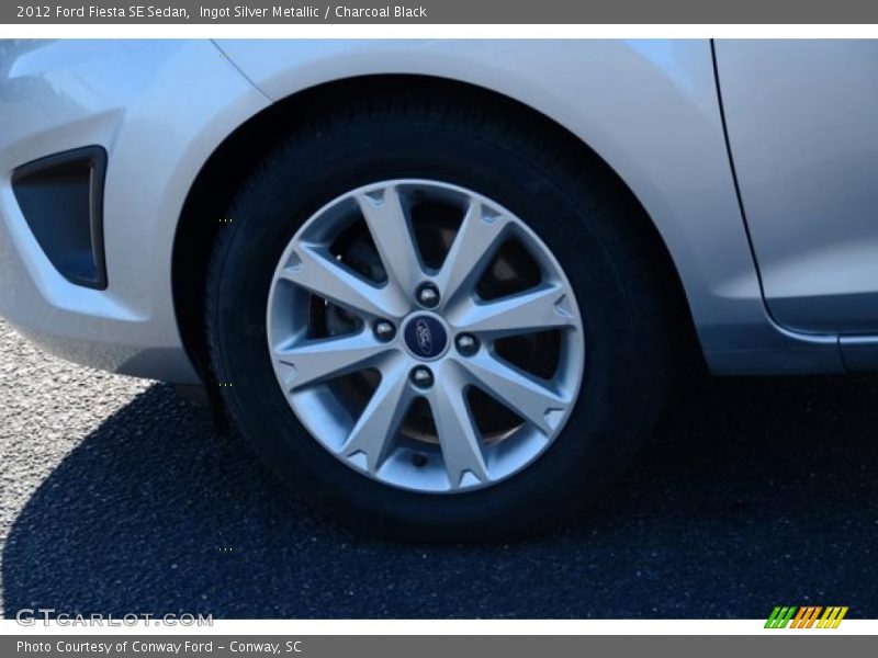 Ingot Silver Metallic / Charcoal Black 2012 Ford Fiesta SE Sedan