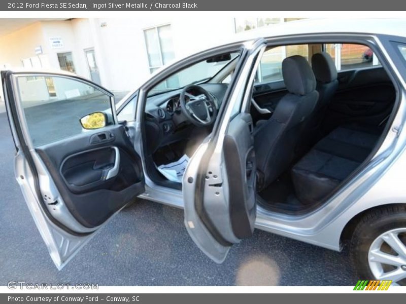 Ingot Silver Metallic / Charcoal Black 2012 Ford Fiesta SE Sedan