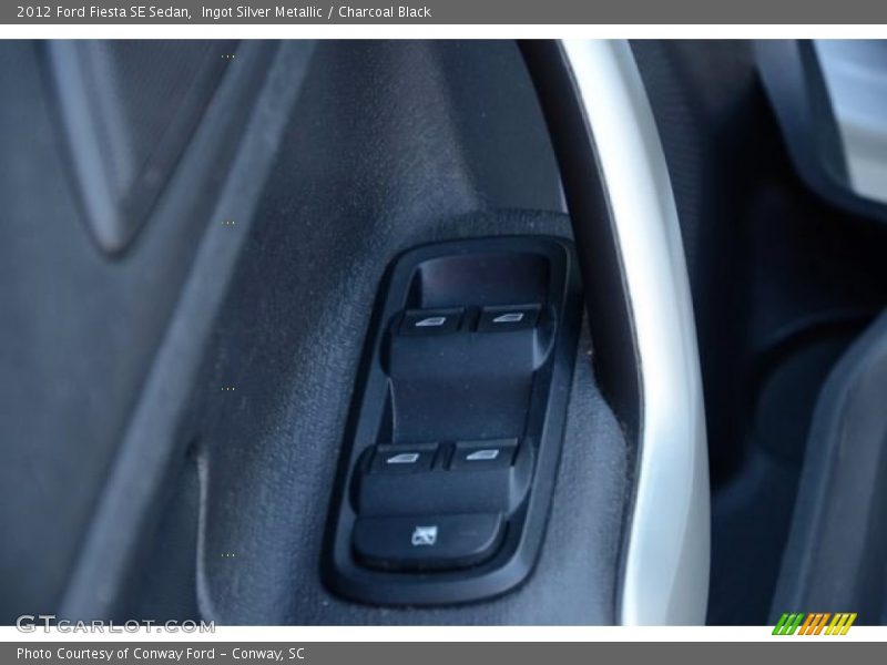 Ingot Silver Metallic / Charcoal Black 2012 Ford Fiesta SE Sedan